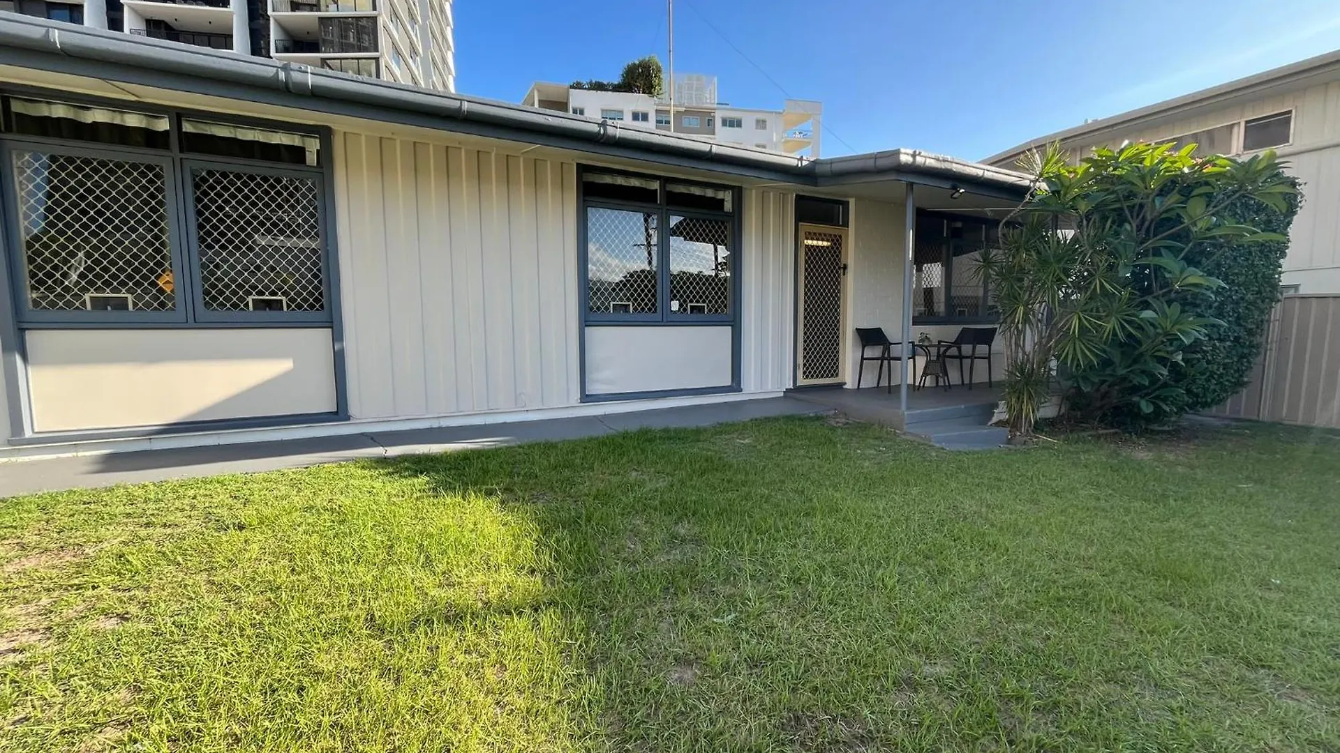 Tropicana Motel