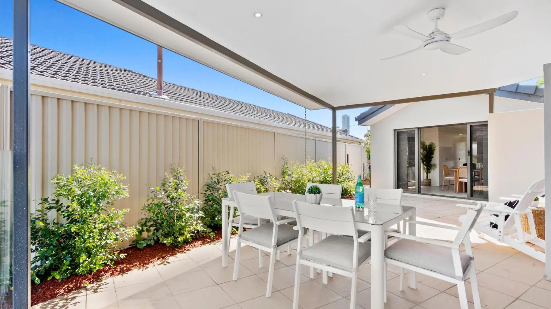 Villa Lux Waterfront Villa With Magnesium Spa - The Goldie
