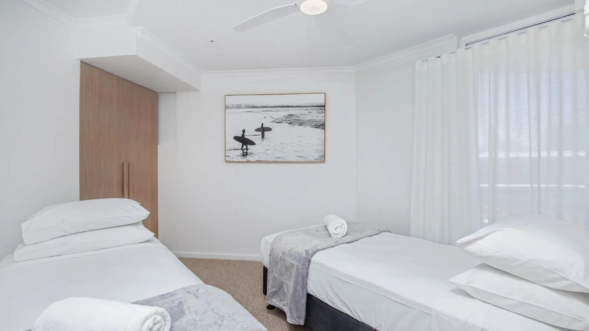 Crystal Beachfront Aparthotel 3*