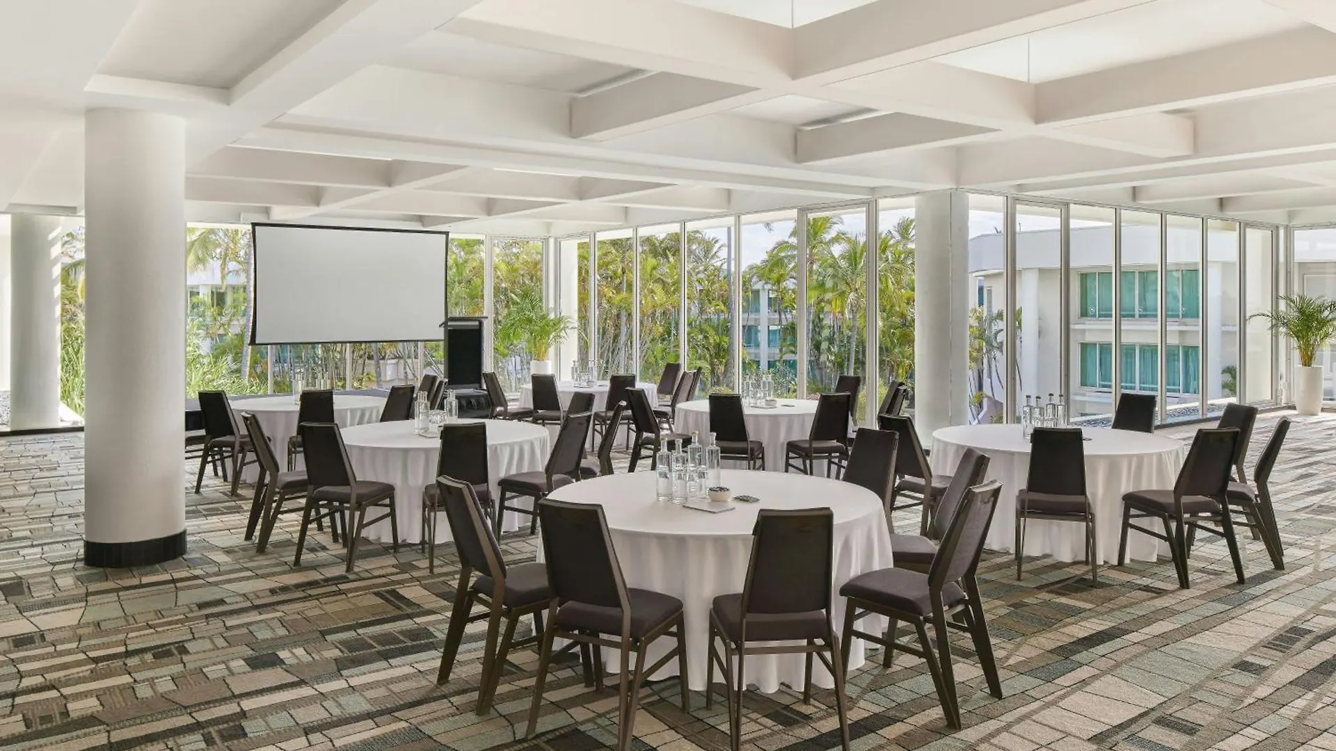 Resort Sheraton Grand Mirage 5*