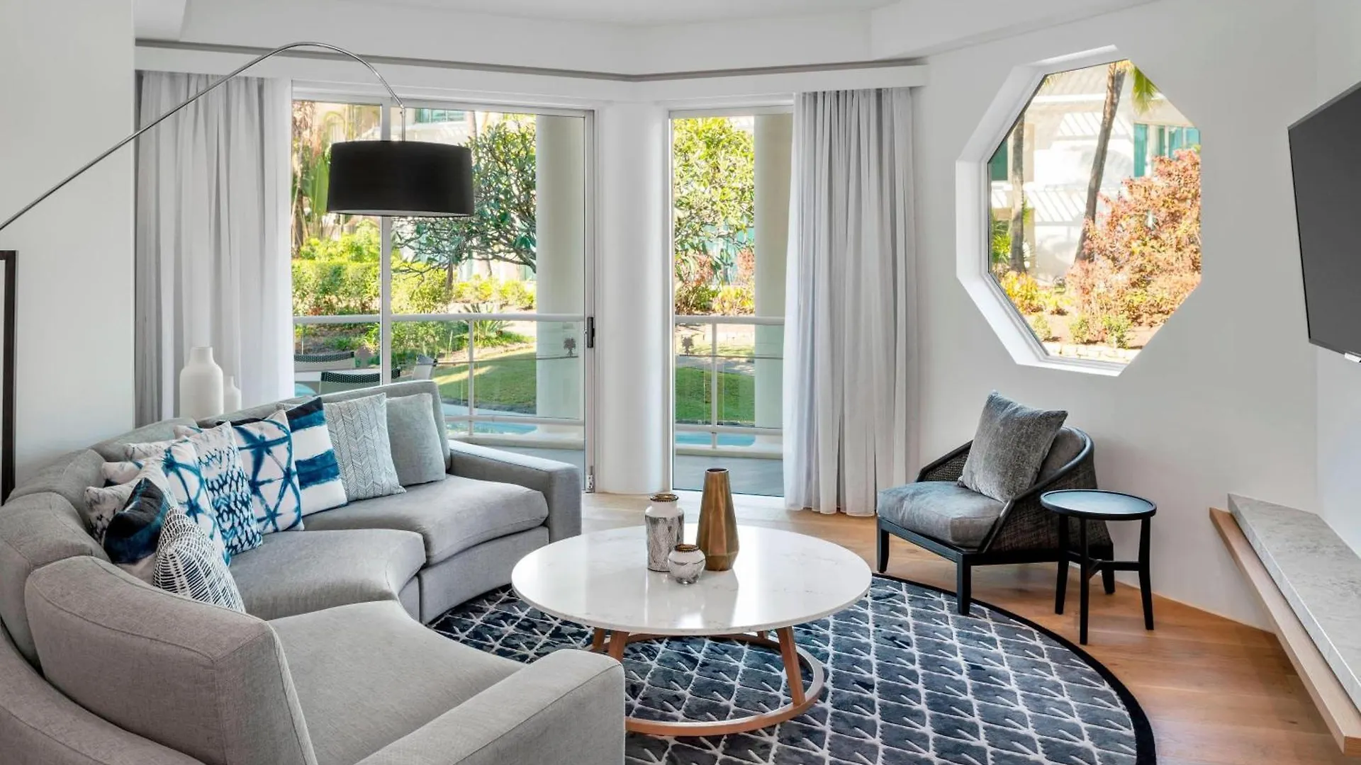 Resort Sheraton Grand Mirage 5*