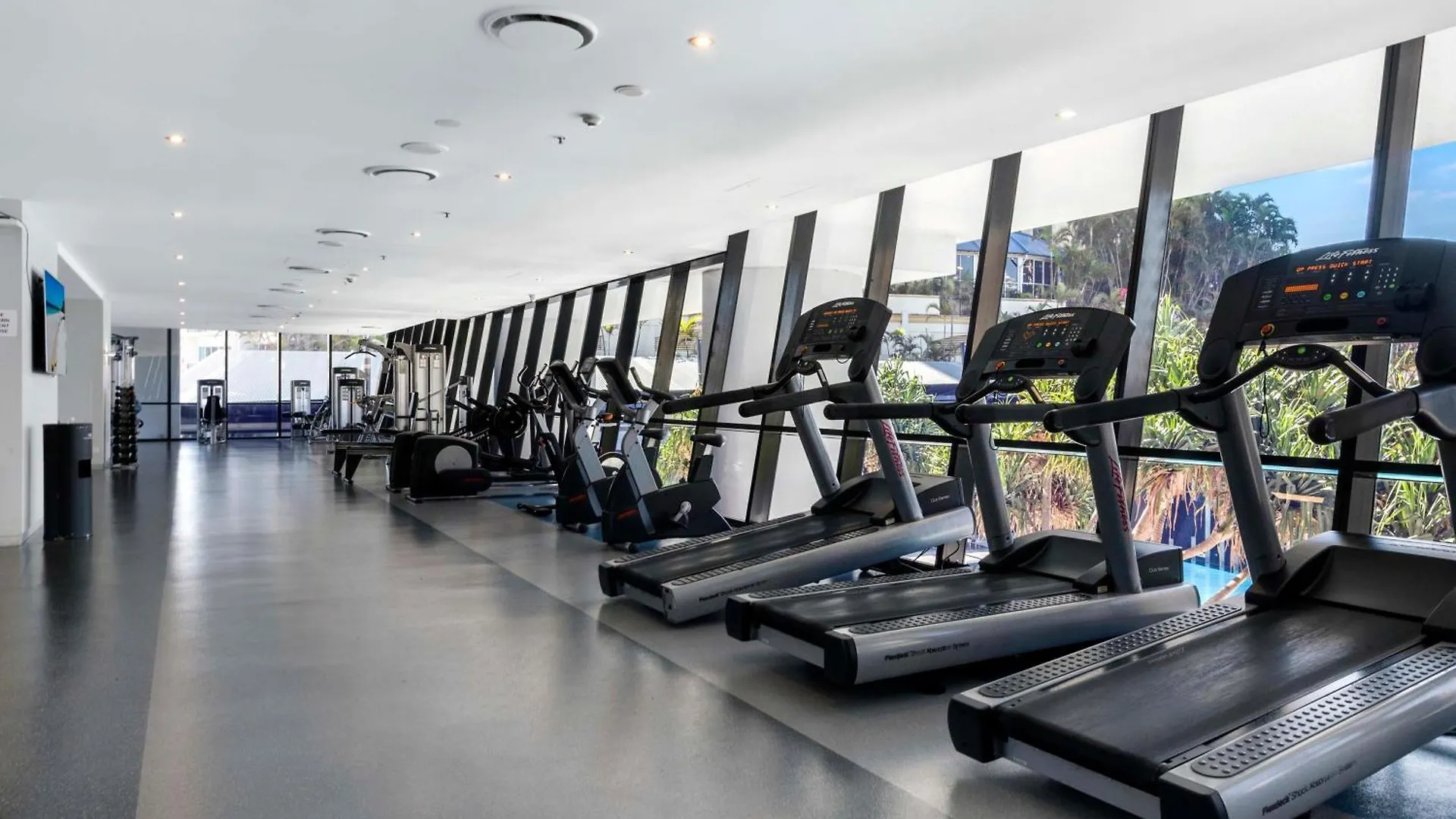 Circle On Cavill - Self Contained & Privately Managed - Wow * Gold Coast