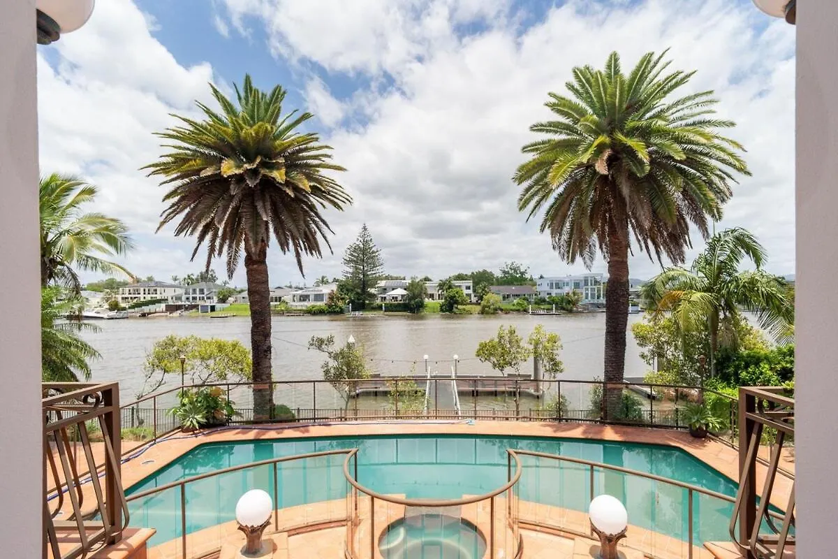 Villa Lakeside Palm Gold Coast