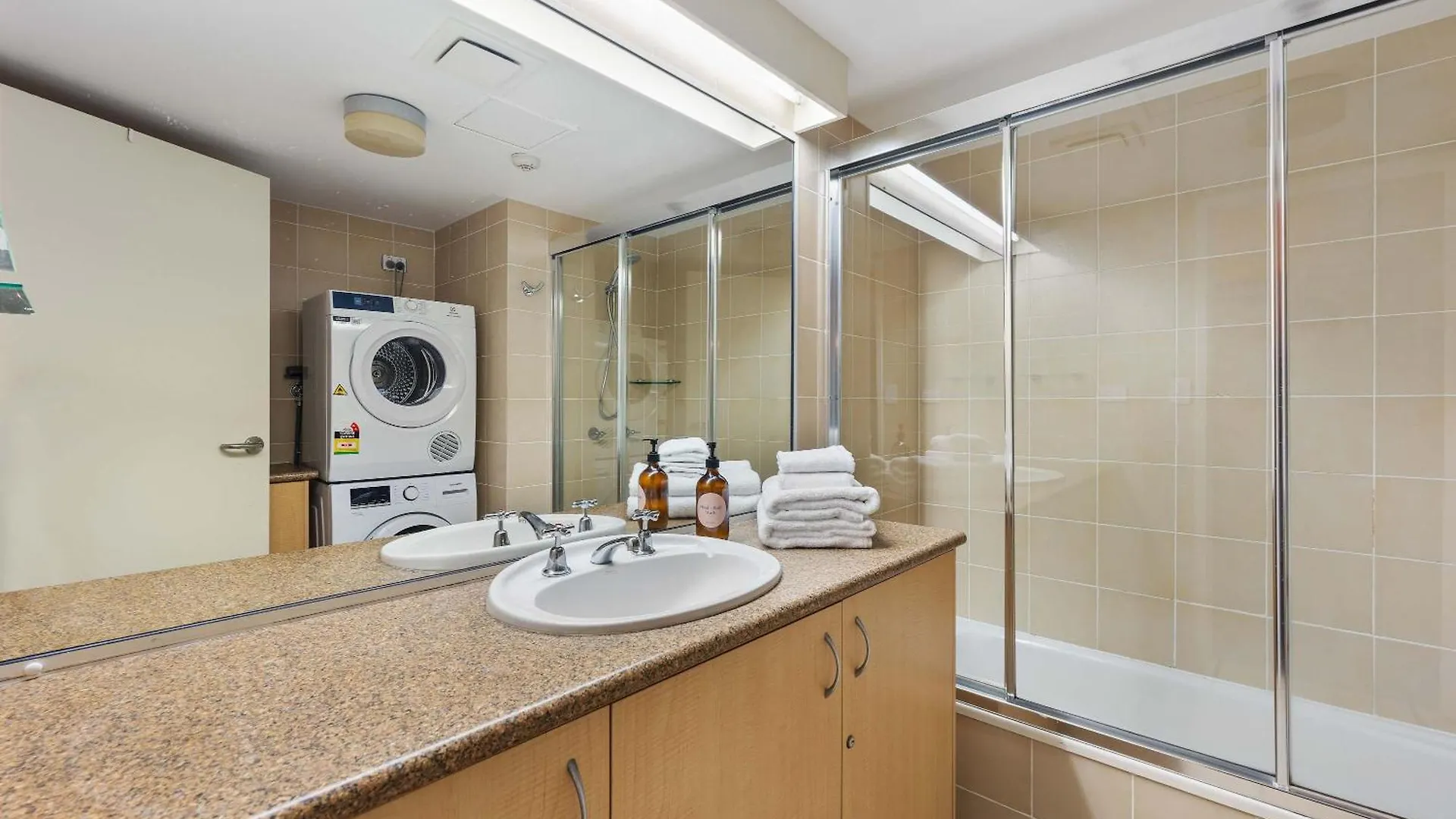 The Rocks Unit 3d Apartment