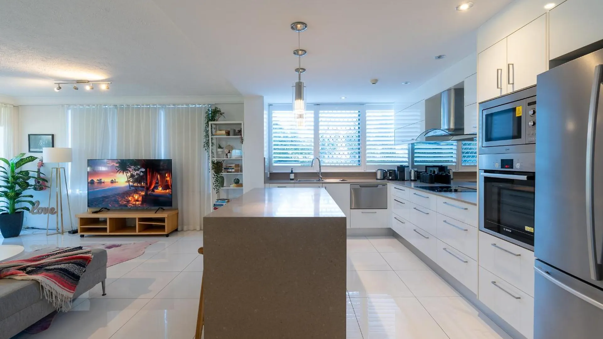 Apartman Beachside Beauty At Burleigh Pavilion! *