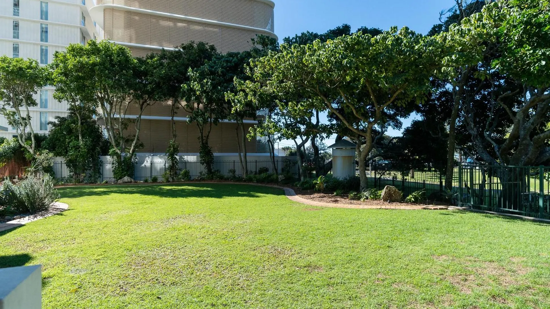 Apartman Beachside Beauty At Burleigh Pavilion! *