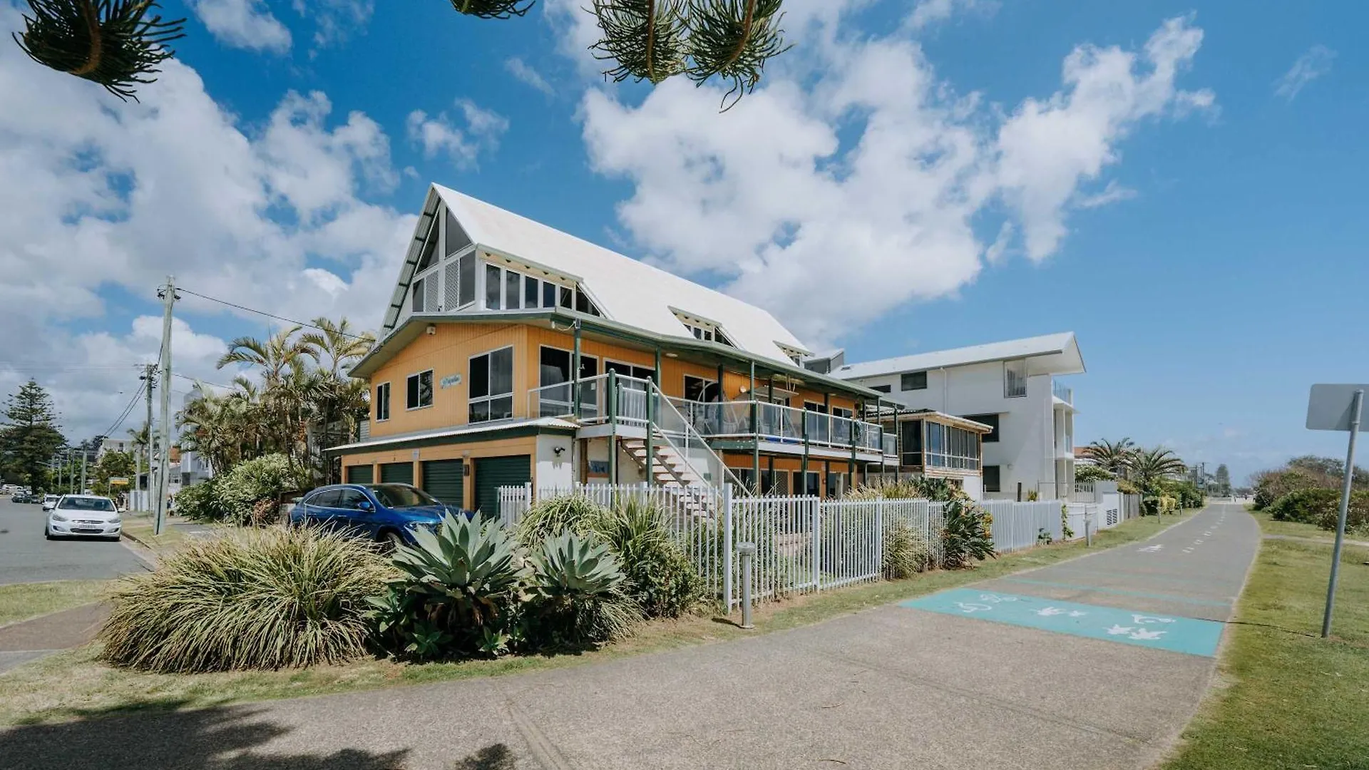 Brigadine Tugun Unit 2 *