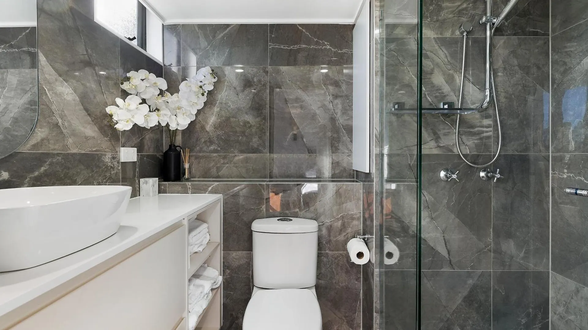 Surfers Paradise Entire Apartment *