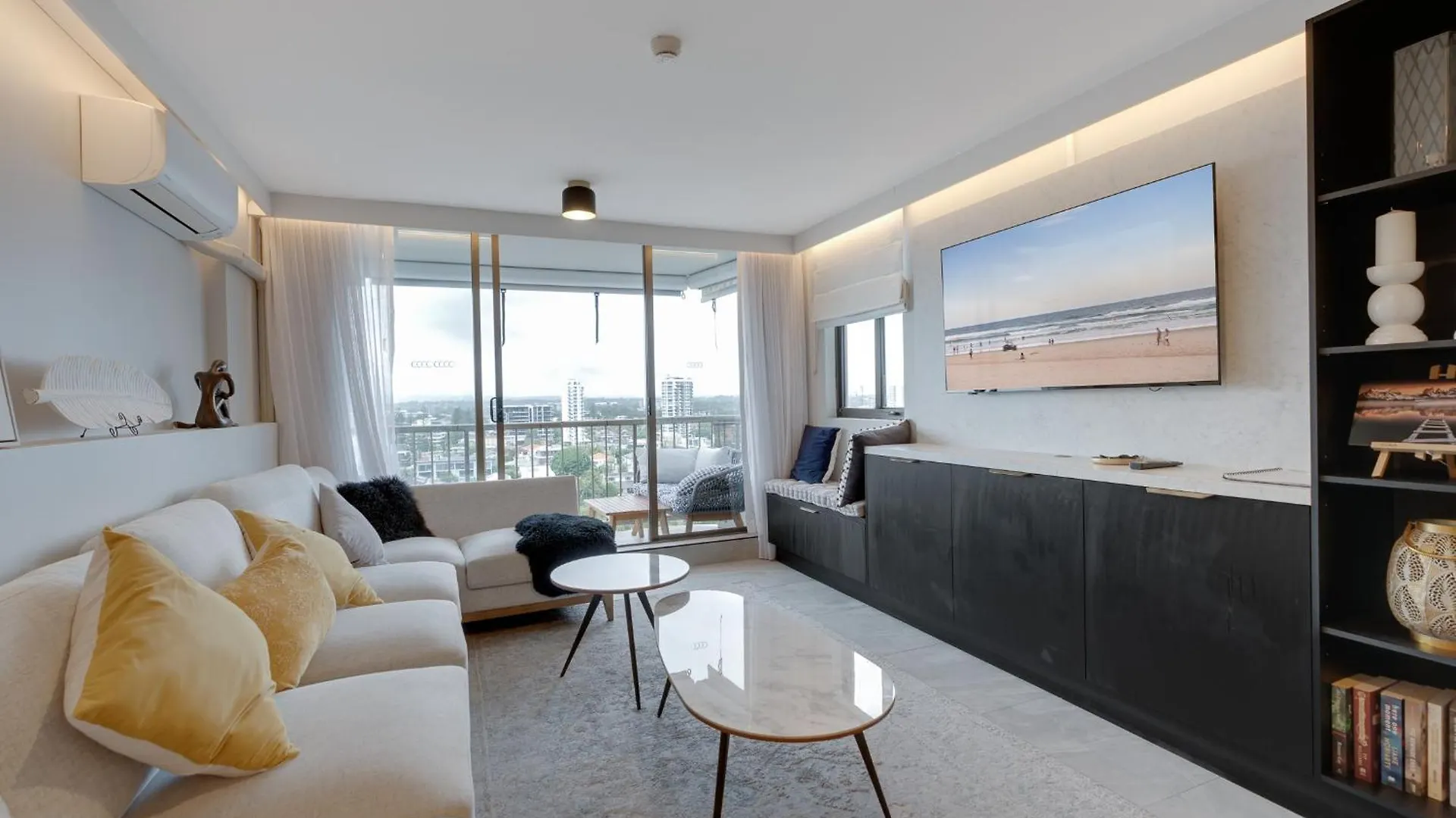 Luxury 3-br Escape With Stunning Views Daire Gold Coast