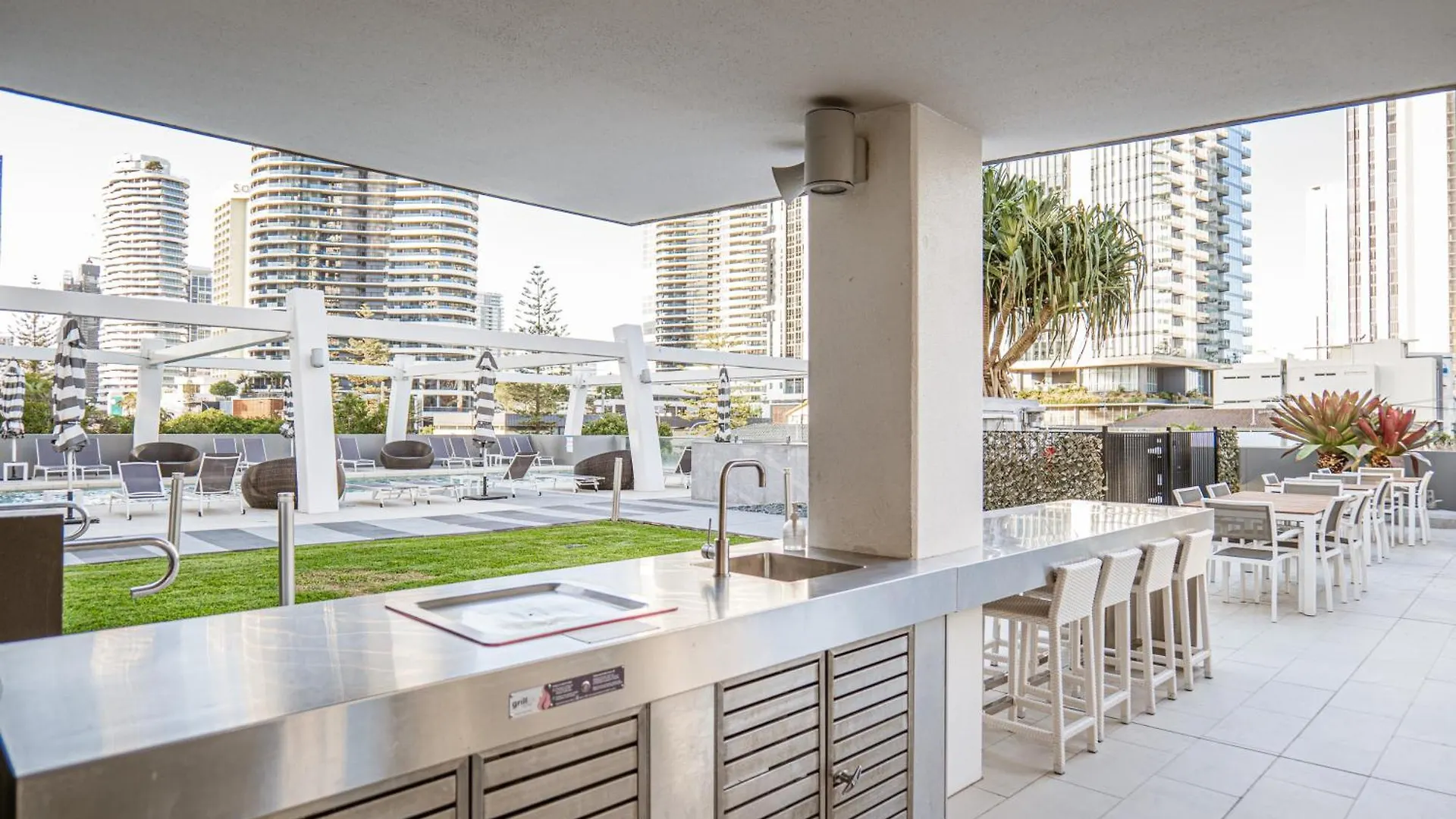 Special Deal! 2br In Heart Of * Gold Coast