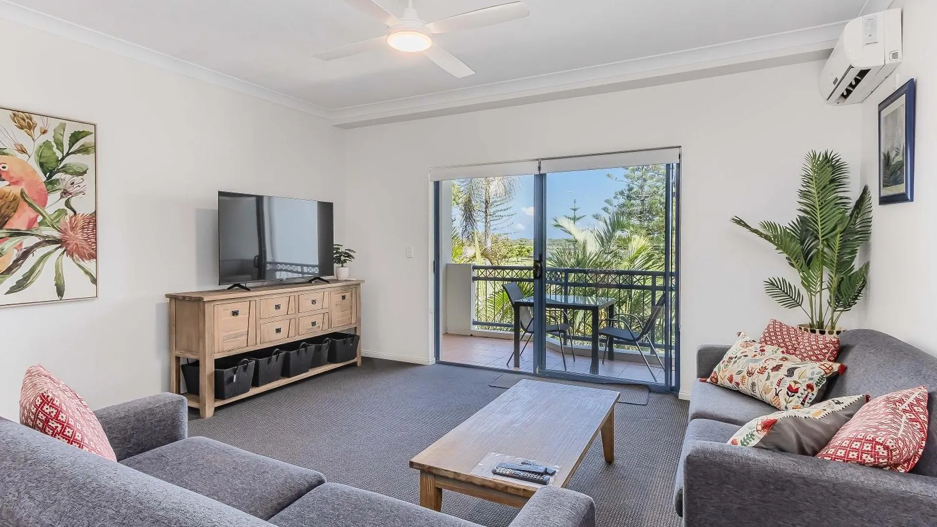 Bella Mare Coolangatta Beachside 4*