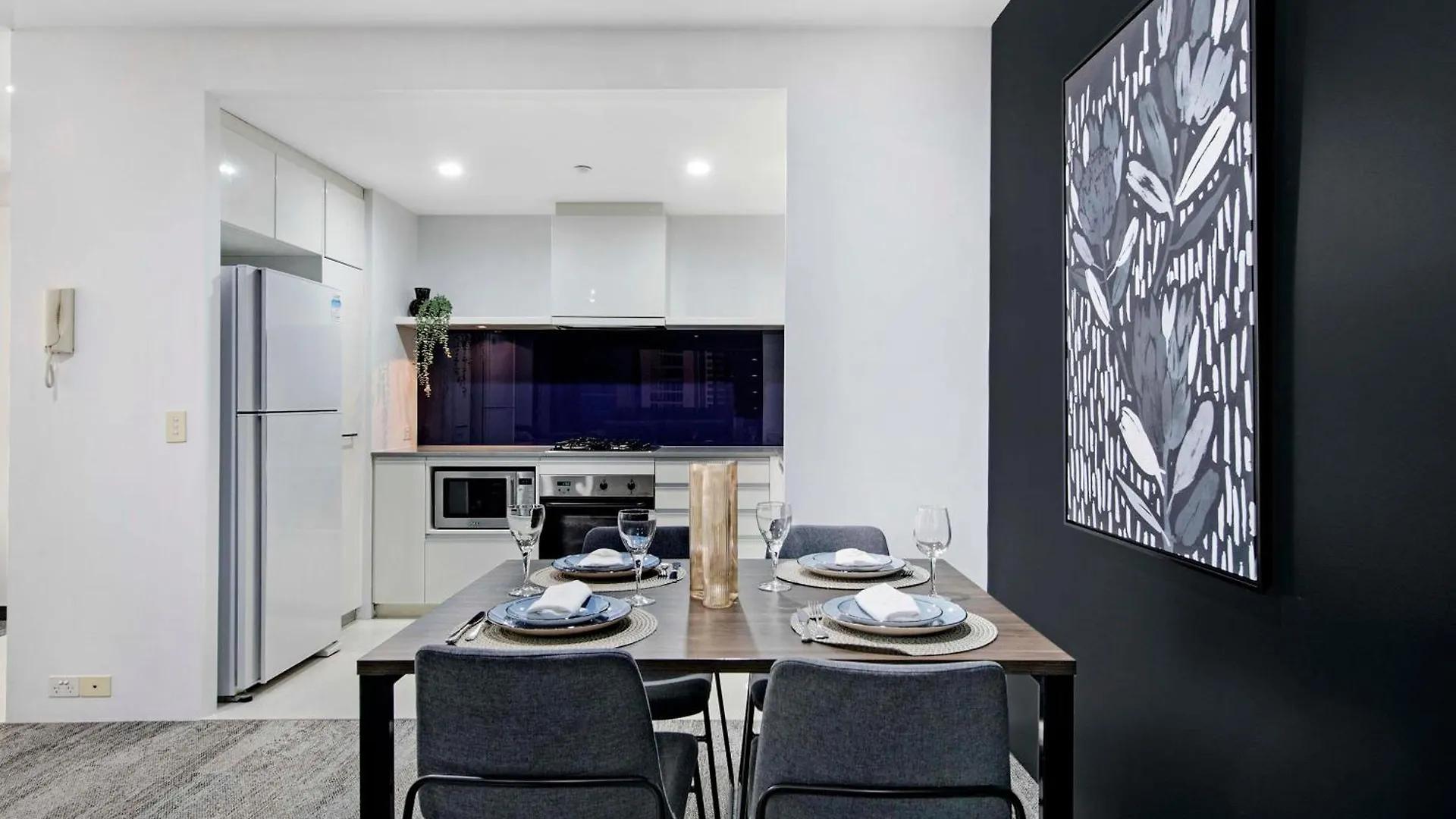 Ocean Views! - One Bedroom With - From Level 9 - Circle On Cavill - Self Contained & Privately Managed - Wow Apartamento Gold Coast