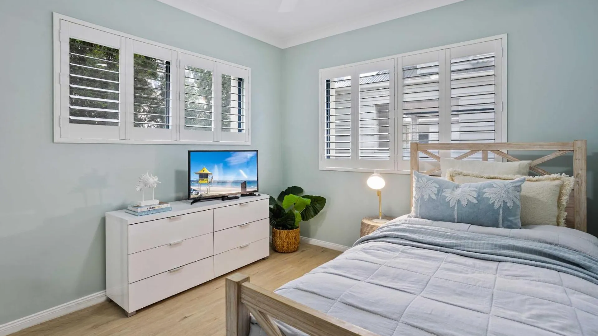 Bella Mare Coolangatta Beachside 4*