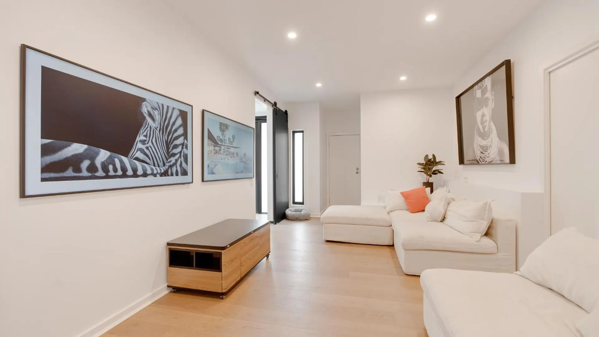 Christmas Special! Spacious 4-br Family Oasis *