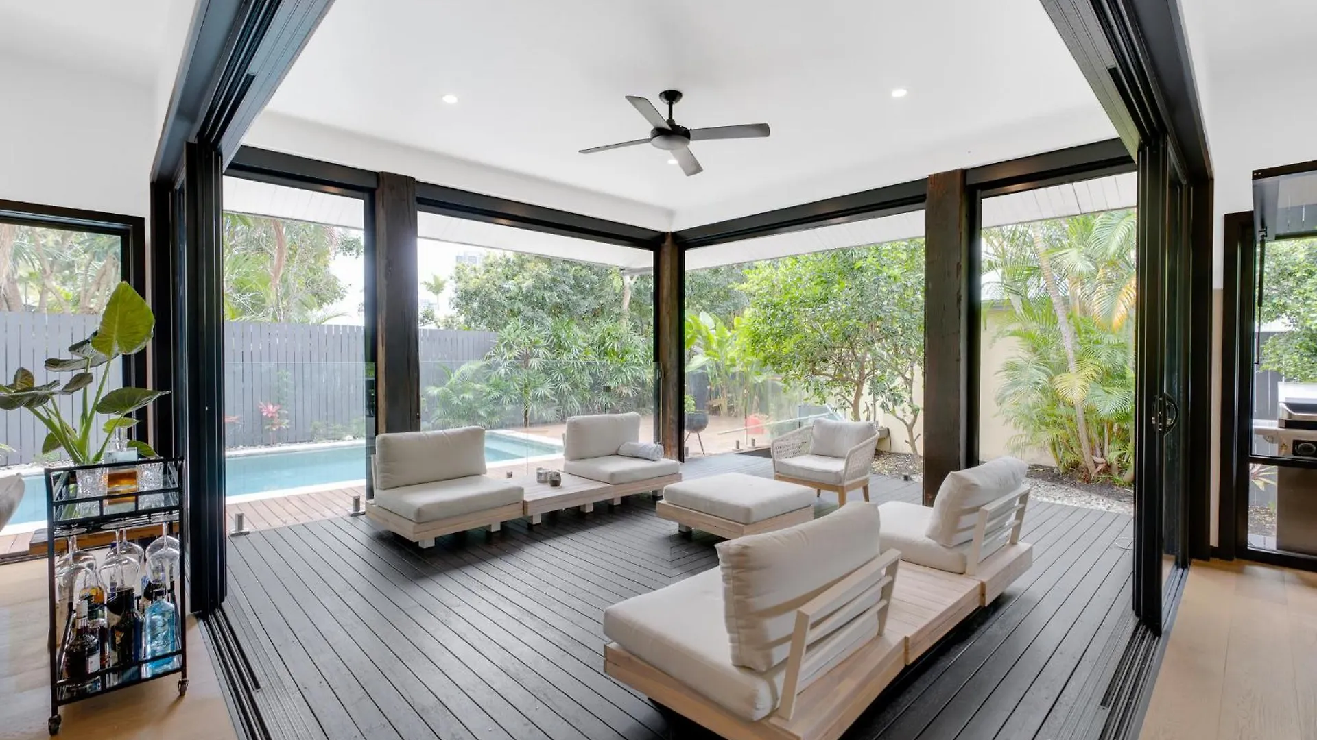 Christmas Special! Spacious 4-br Family Oasis