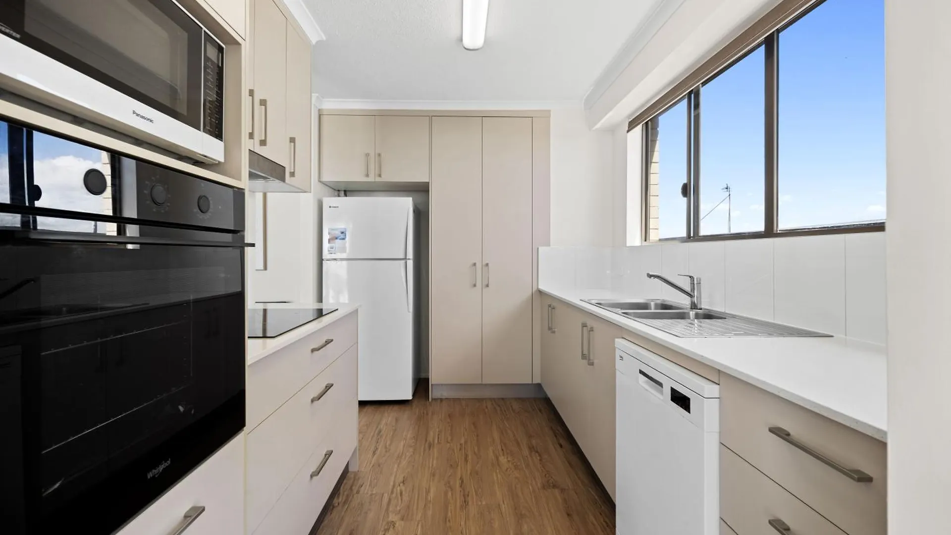 Apartment Surfside Court - Hosted By Burleigh Letting Gold Coast