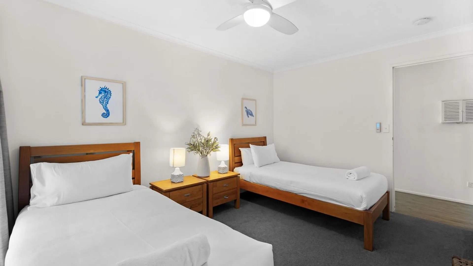 Surfside Court - Hosted By Burleigh Letting