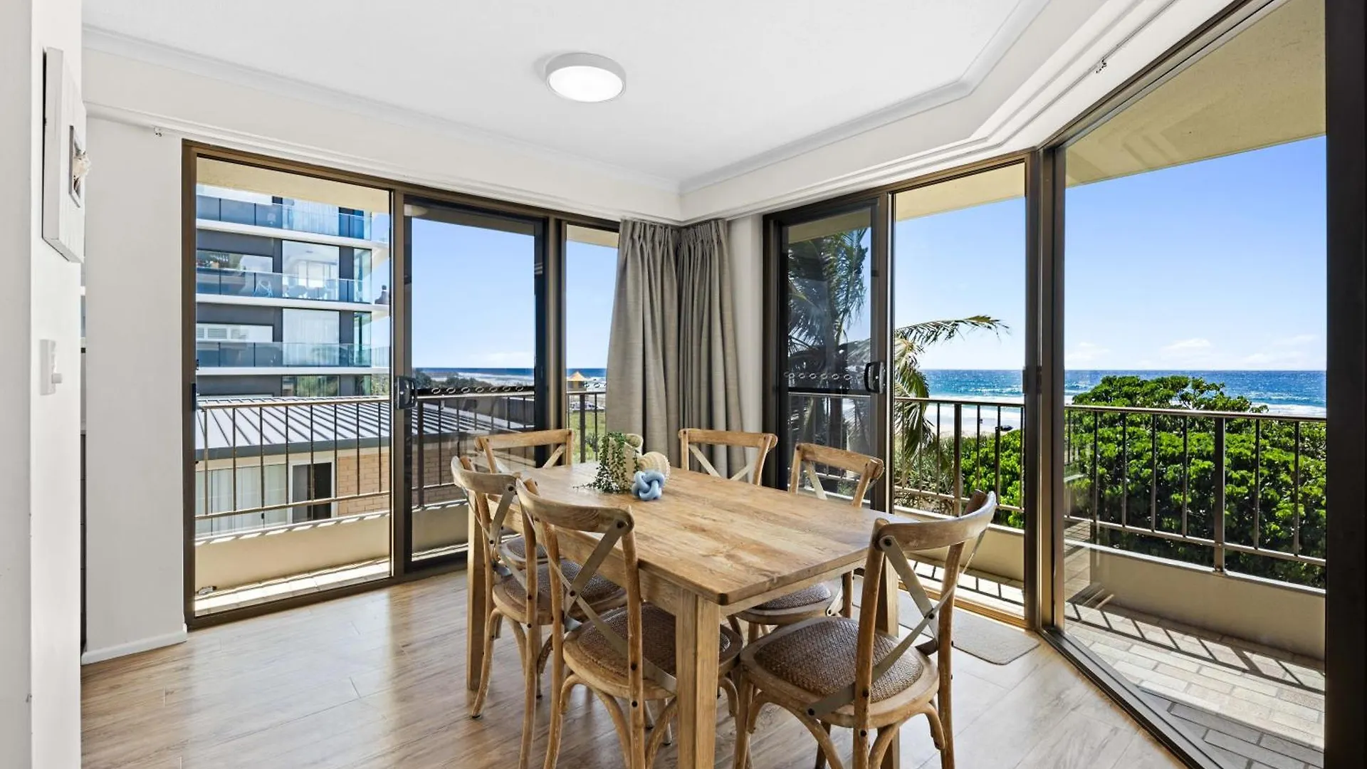 Surfside Court - Hosted By Burleigh Letting * Gold Coast