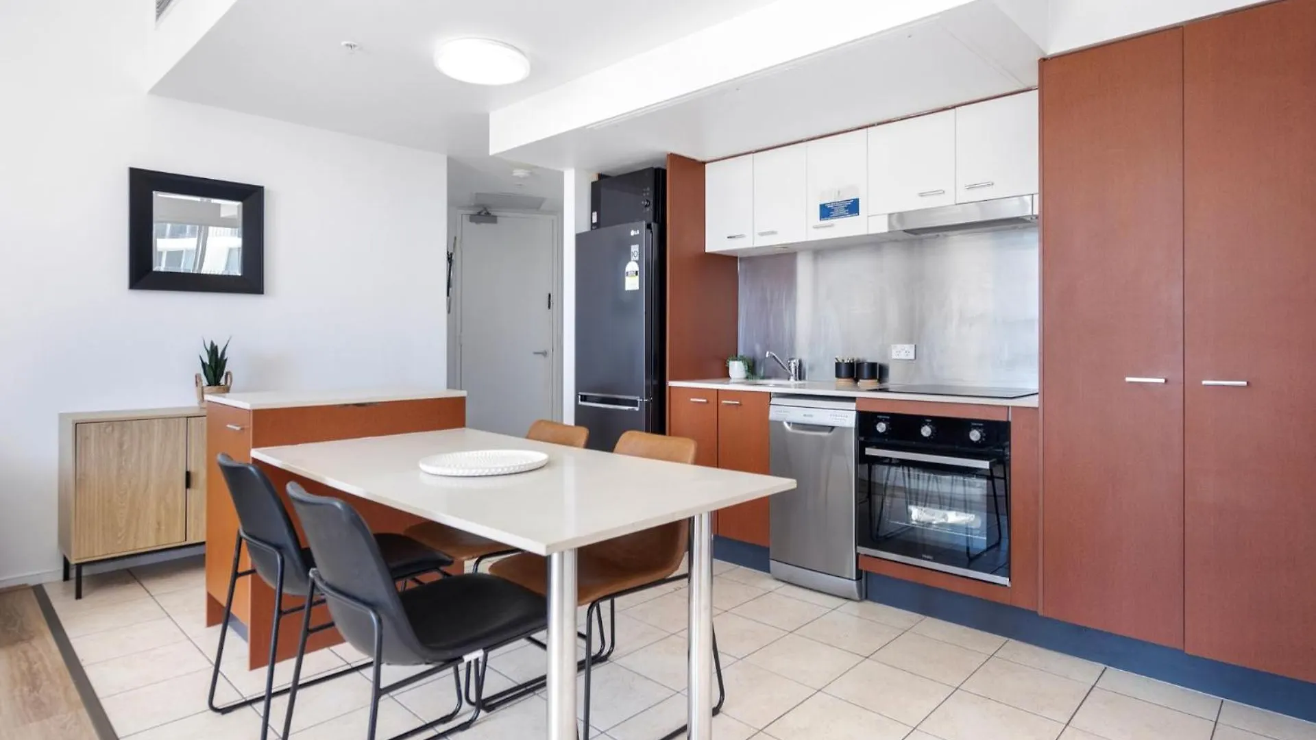Апартаменты Chevron Renaissance Two Bedroom Ocean Views - Coasthm Голд-Кост