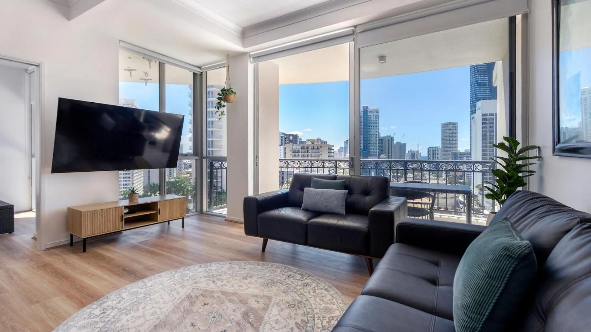 Апартаменты Chevron Renaissance Two Bedroom Ocean Views - Coasthm
