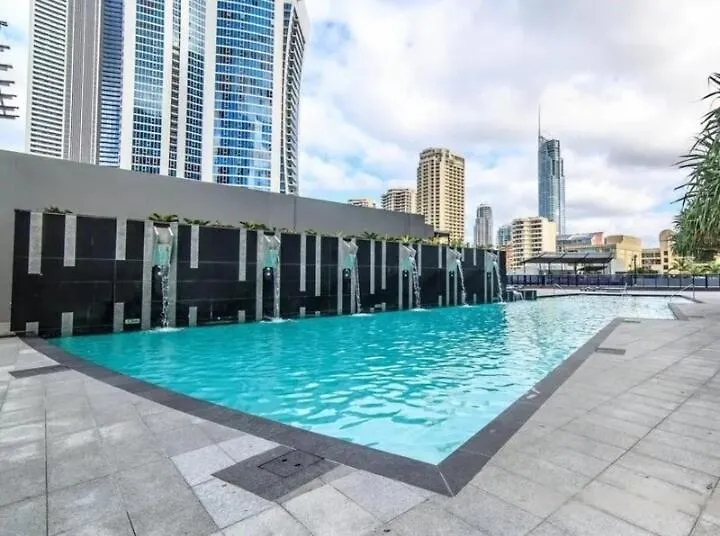 Circle On Cavill 2-bed Sea View شقة