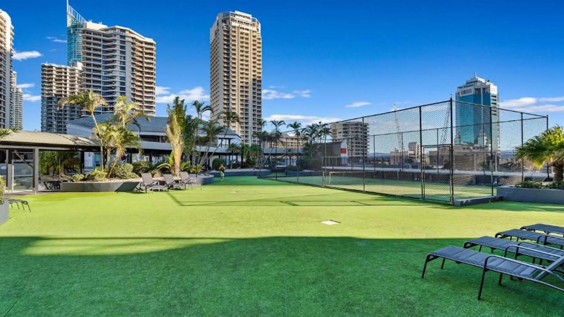 The Surfers Paradise - Dual Key *