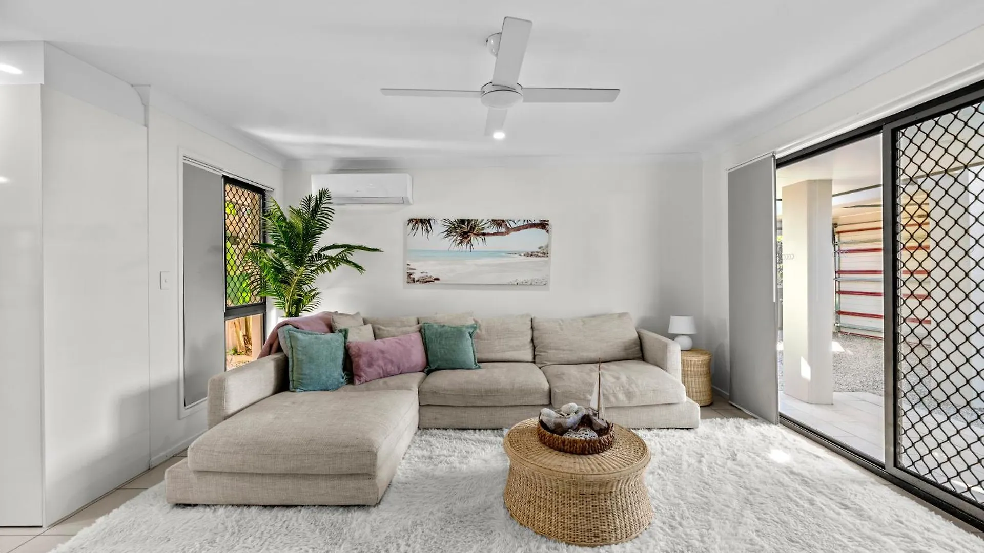 Lux Waterfront Villa With Magnesium Spa - The Goldie * Gold Coast