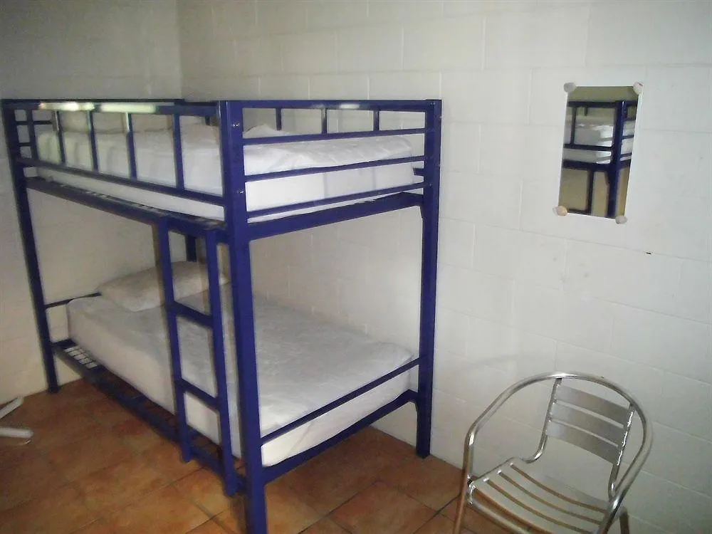 Budds In Surfers Backpackers Hostel *