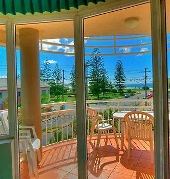 Aparthotel Kirra Palms 3*