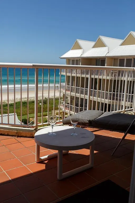 Aparthotel Crystal Beachfront 3*