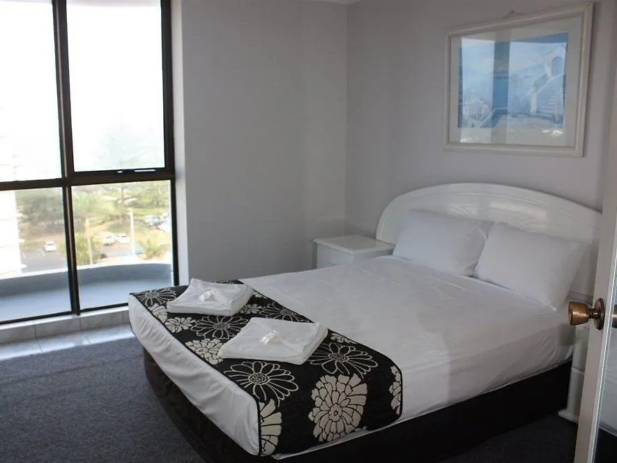 Burleigh Gardens North Hi-rise 3*