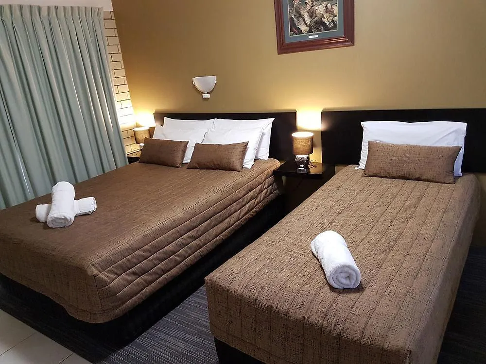 Airport - Only 300 Meters To Airport Terminal Motel