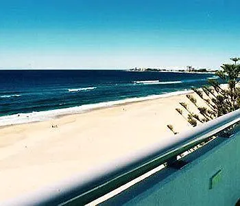 Oceanside - Absolute Beachfront Apart-hotel Gold Coast