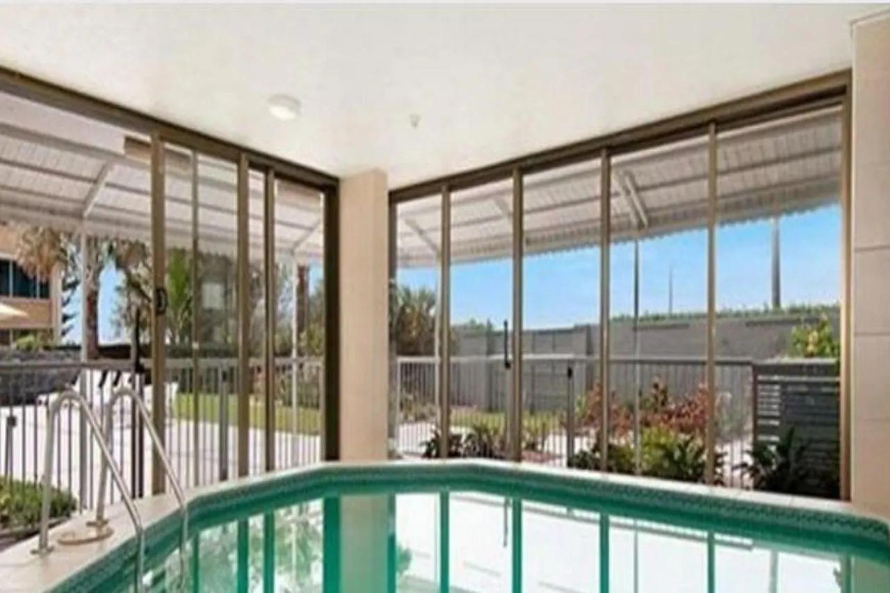 Boulevard Towers On Broadbeach Aparthotel 4*