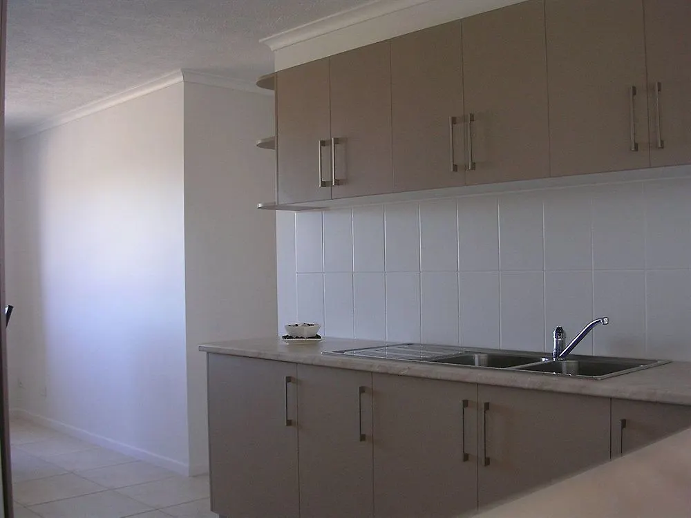 Апарт-отель Burleigh Gardens North Hi-rise Голд-Кост