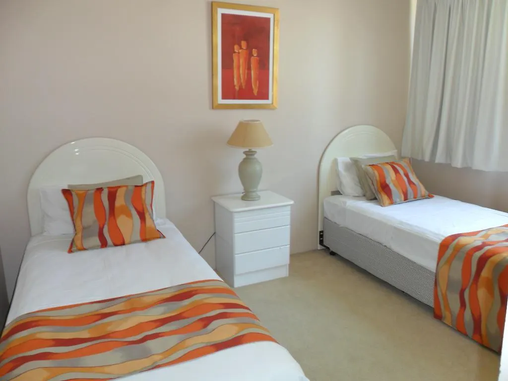 Grosvenor Beachfront Surfers Paradise Aparthotel 3*