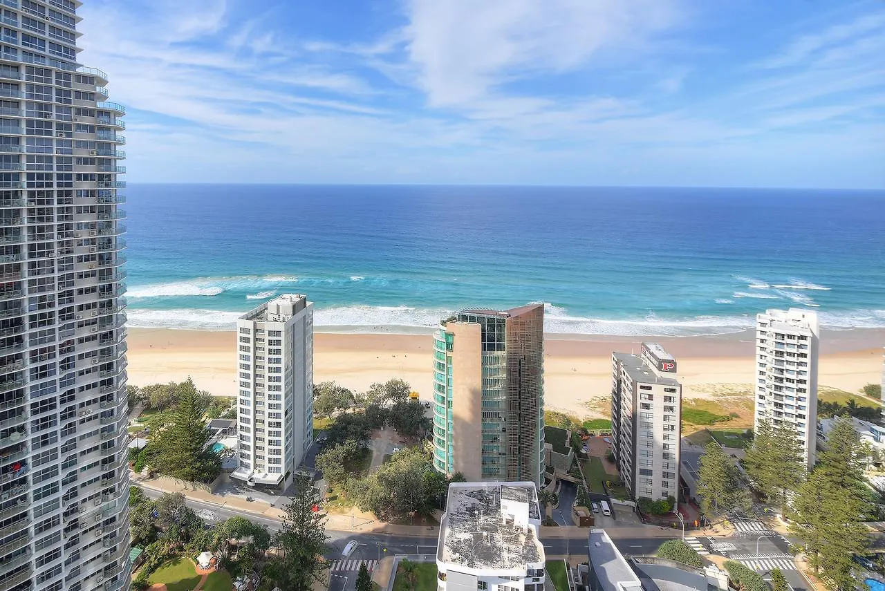 Private With Ocean Views At Q1 Apartmán