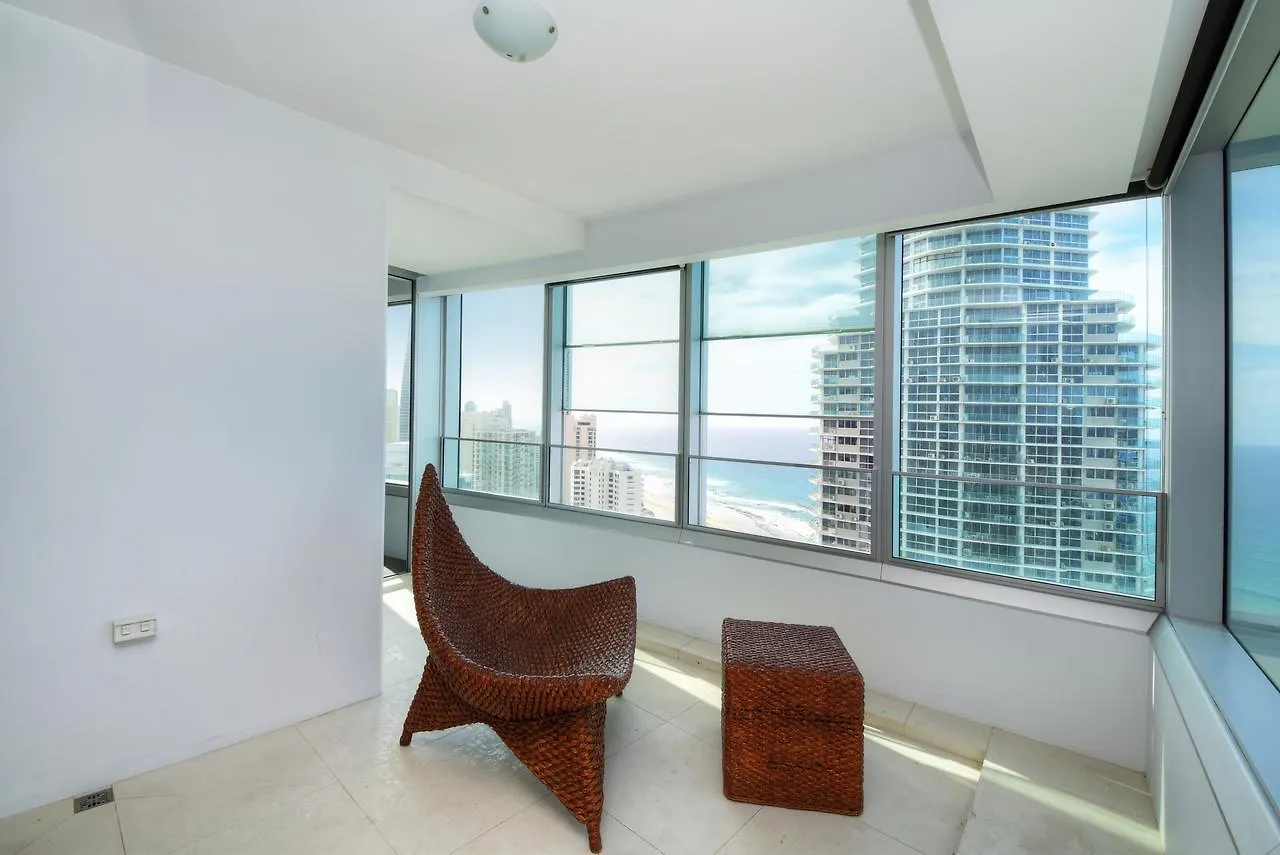 Private With Ocean Views At Q1 Apartmán *