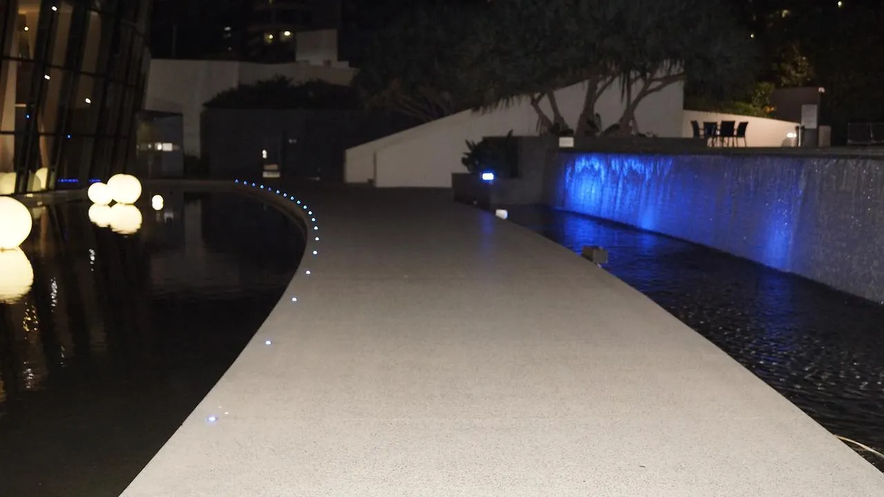Private With Ocean Views At Q1 Apartmán *