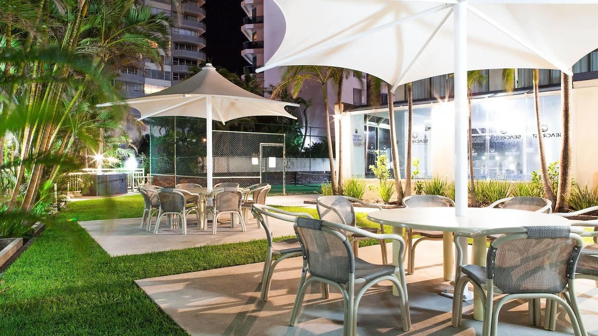 Seacrest Beachfront Surfers Paradise Aparthotel 4*