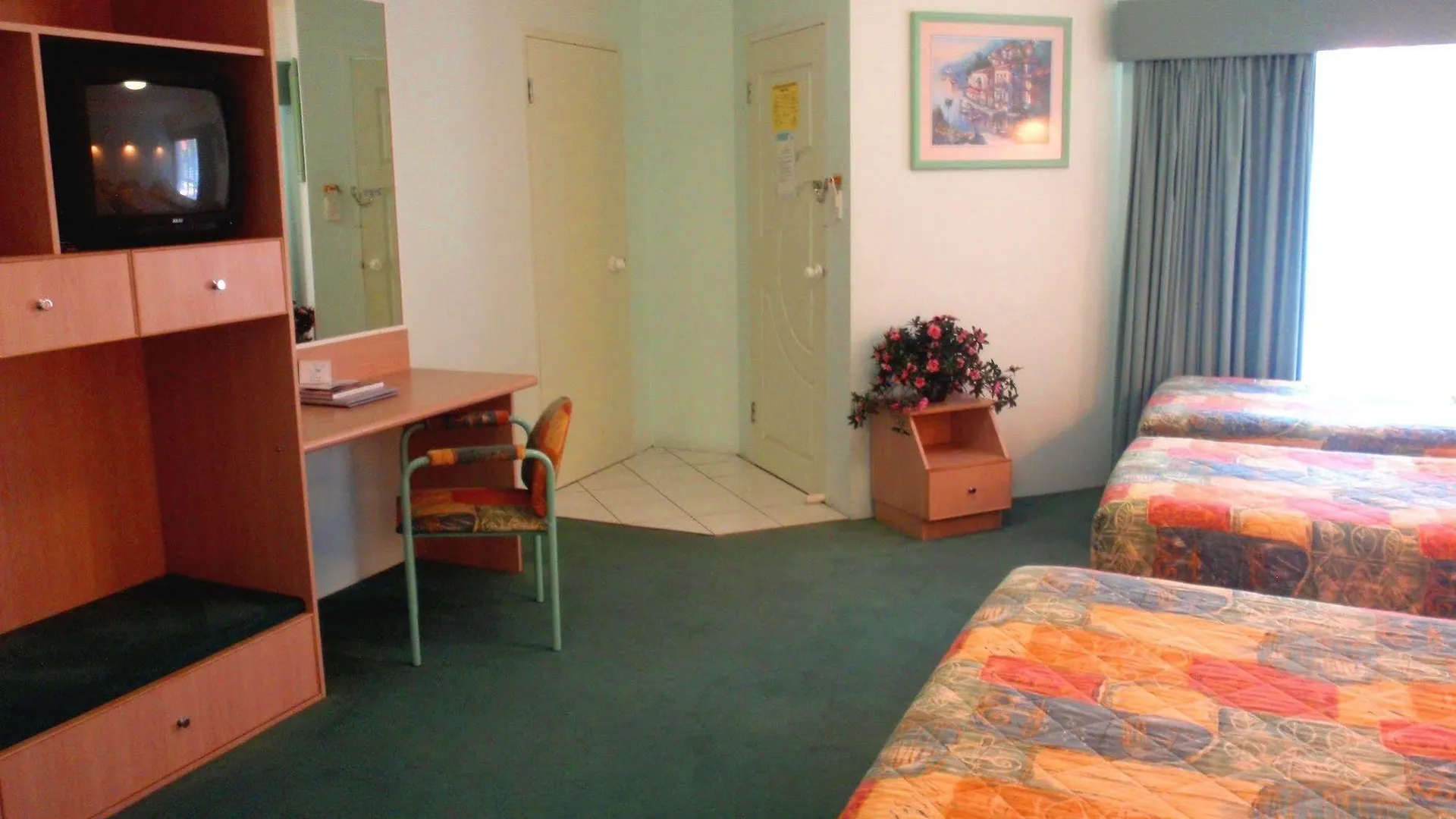 Runaway Bay Motor Motel 4*