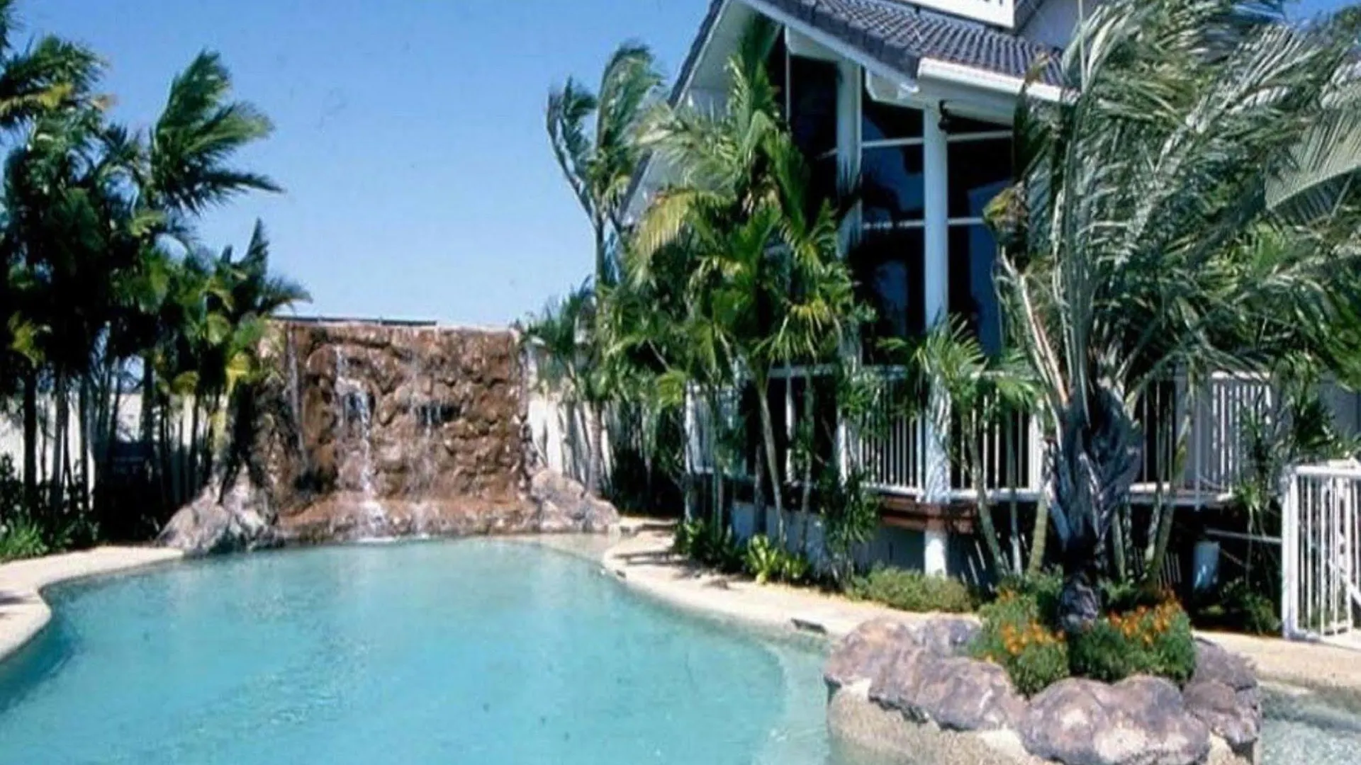 Runaway Bay Motor Motel