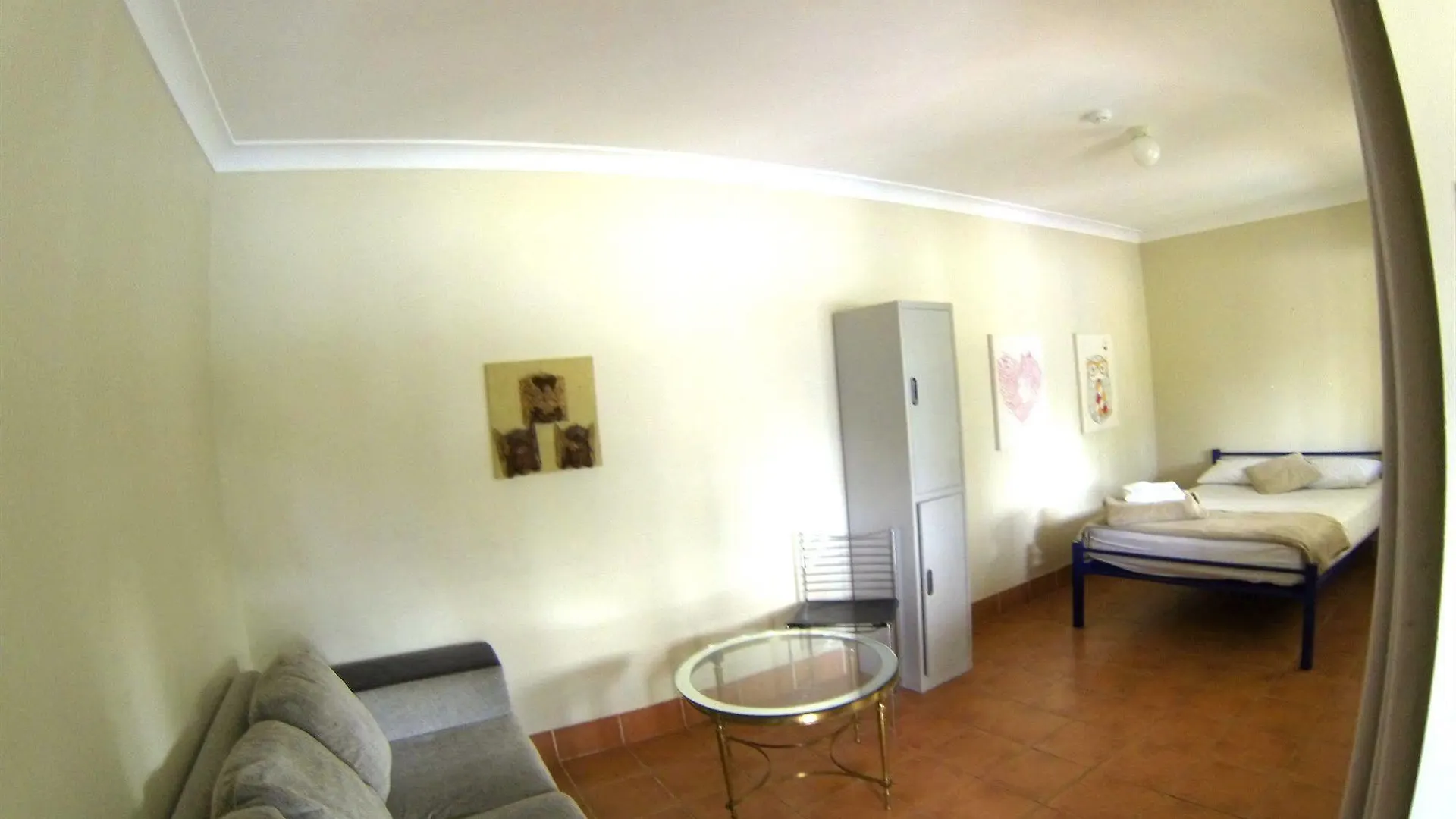 Hostel Budds In Surfers Backpackers
