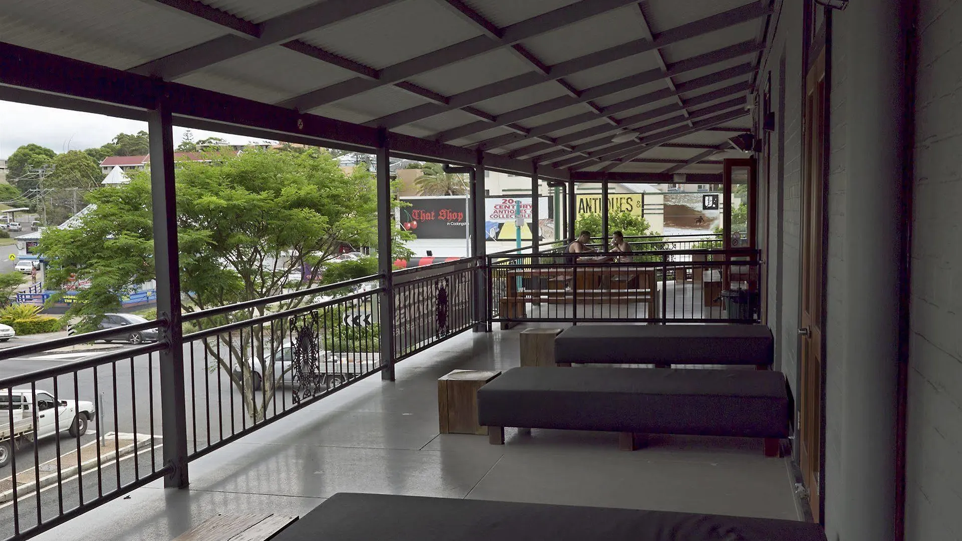 Hostal Sands *