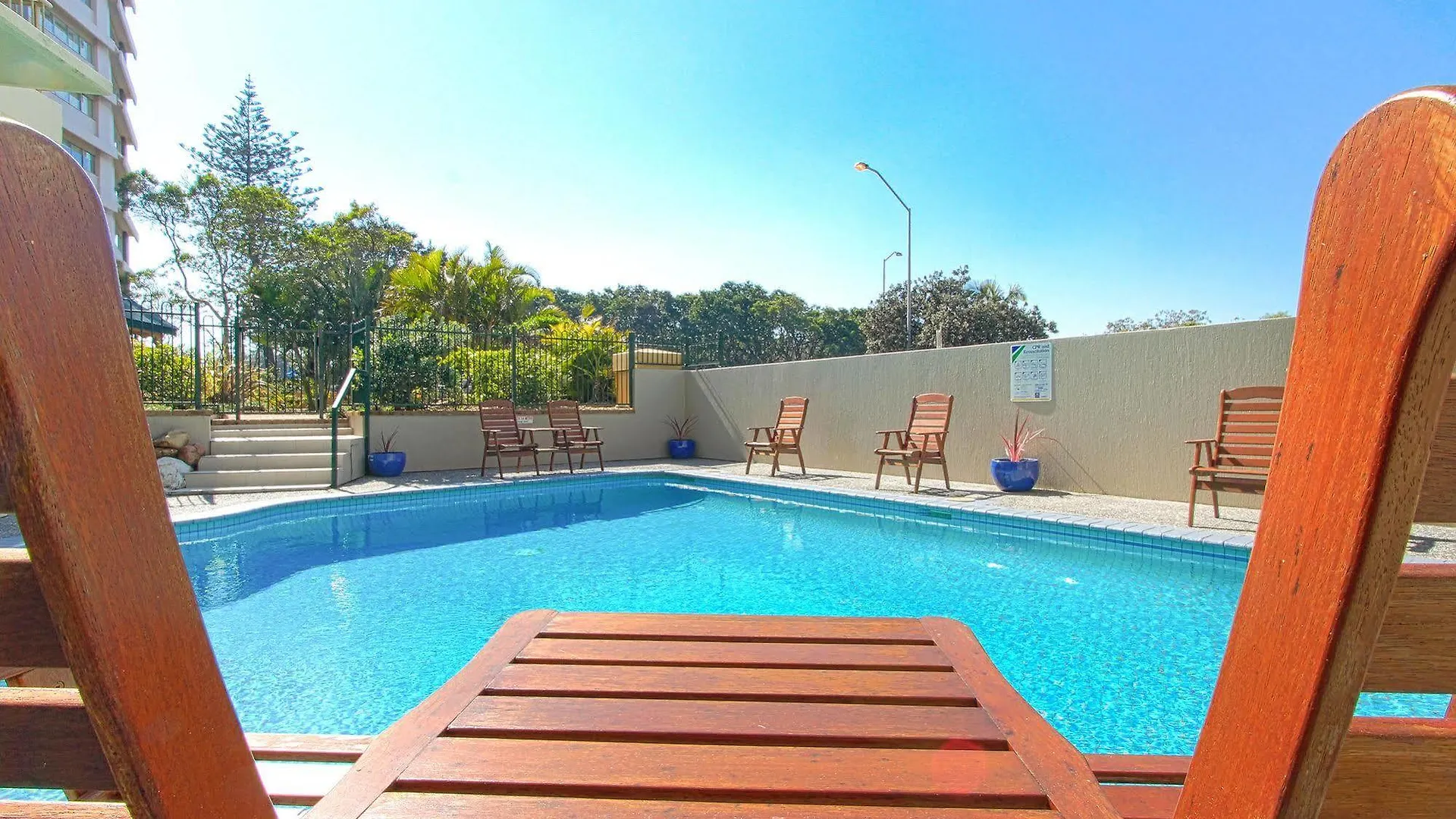 Capricorn One Beachside - Official Gold Coast