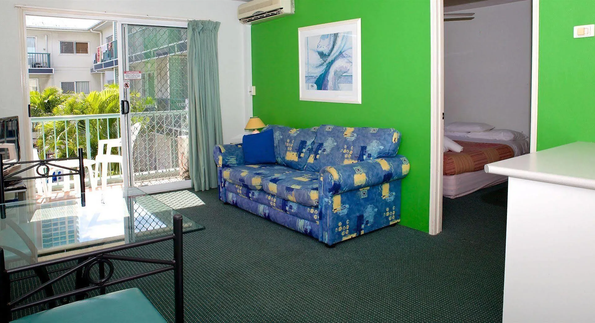 Raffles Royale Apartment *