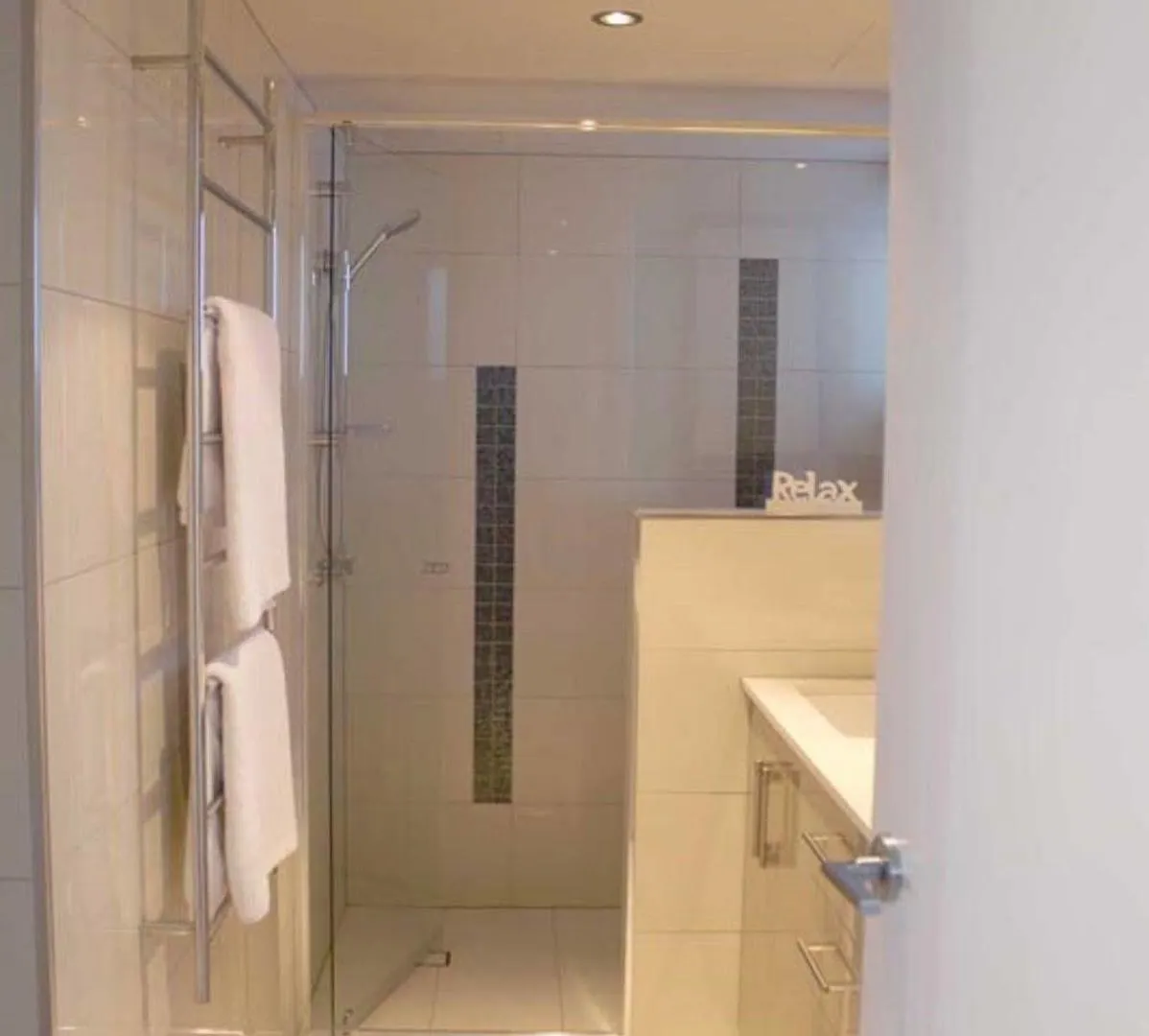 Pacific Surf Absolute Beachfront Aparthotel 3*