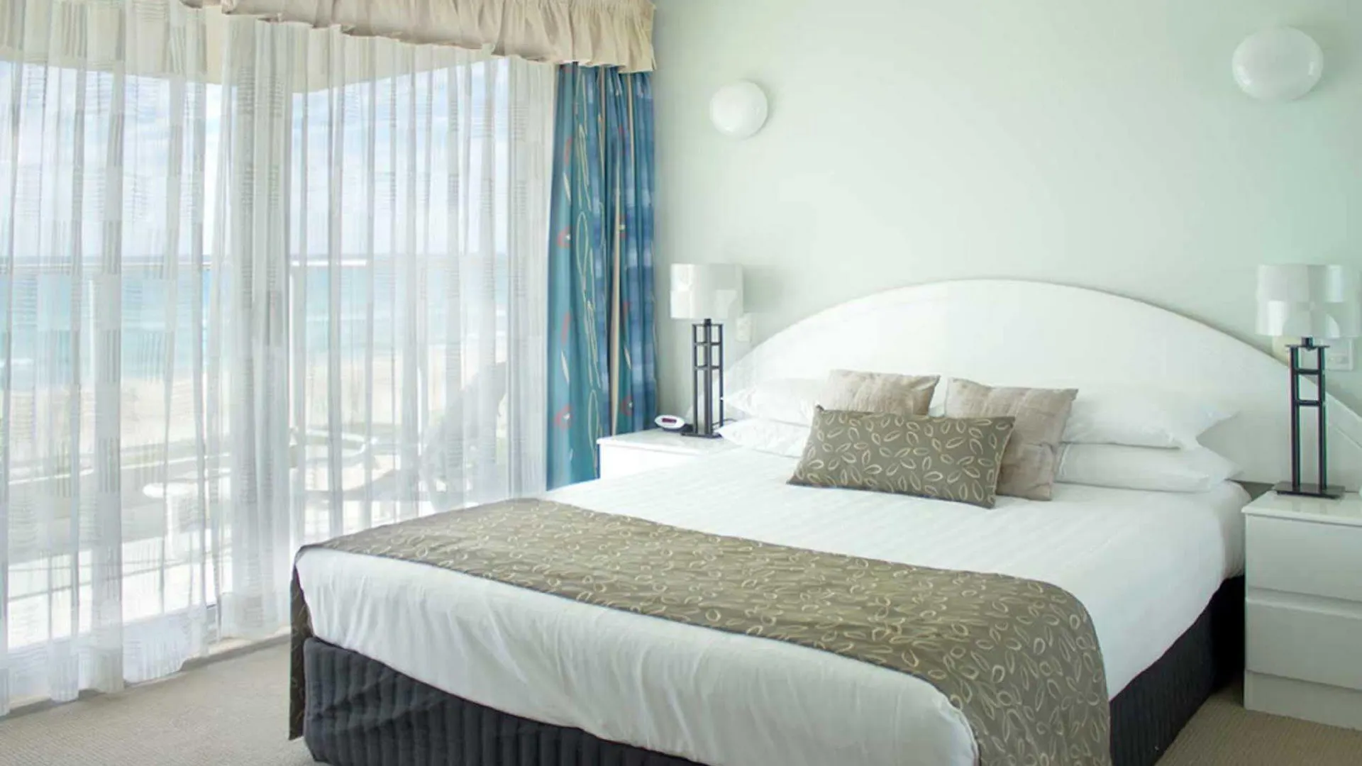 Aparthotel Pacific Surf Absolute Beachfront Gold Coast