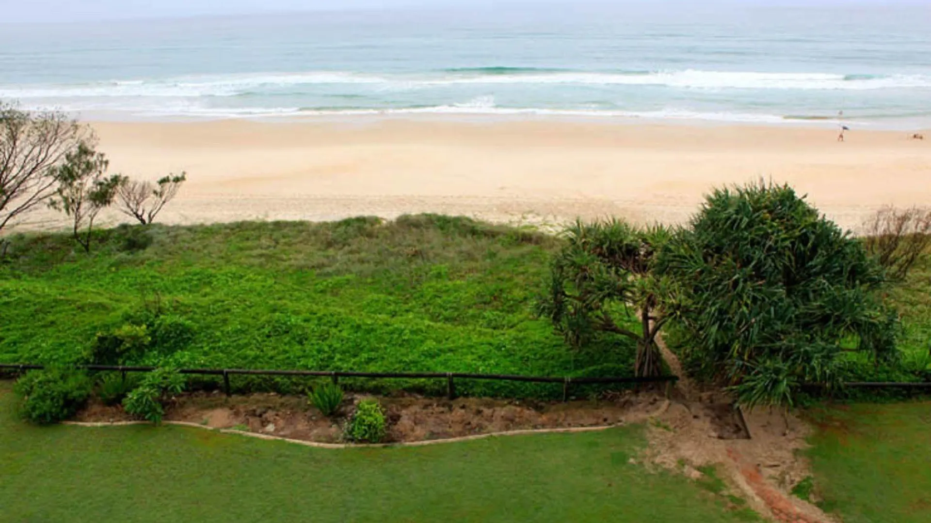 Pacific Surf Absolute Beachfront Aparthotel Gold Coast