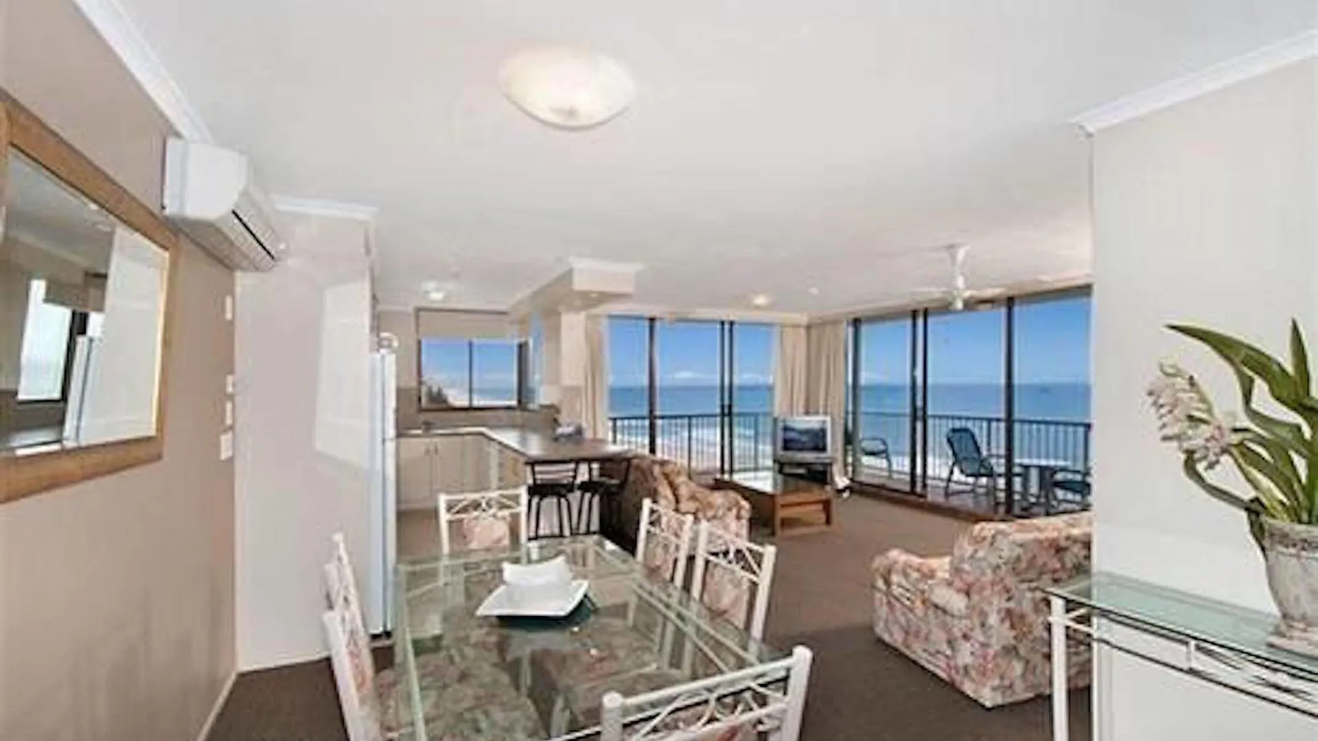Aparthotel Boulevard Towers On Broadbeach 4*